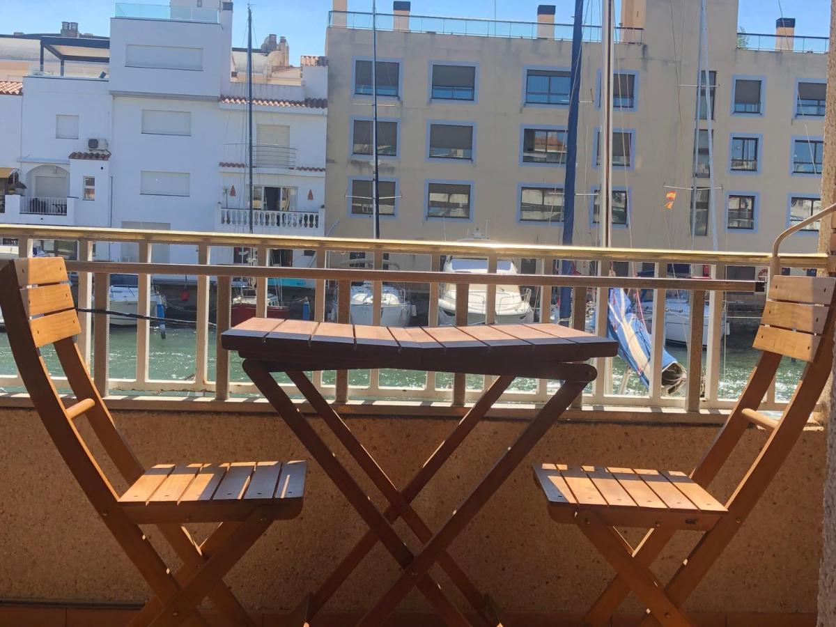 PORT AMBAR - Apartamento en la Marina de Empuriabrava - balcón con vistas al canal - playa - wifi Exterior foto